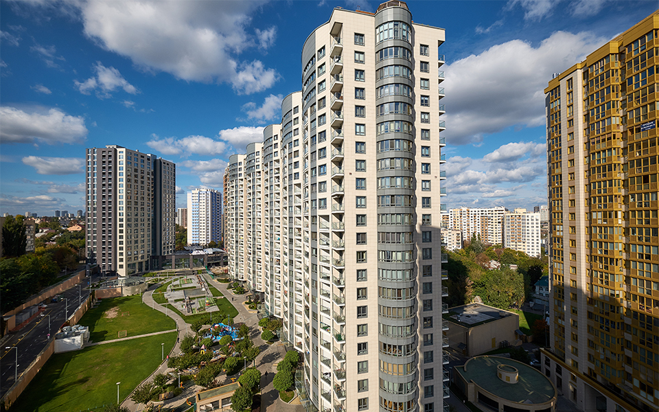 What there is now â Park Avenue, delivered and selling, ten minutes from the centrum.